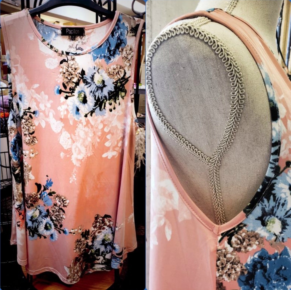 🌺NWT - Sleeveless Floral Top🌺